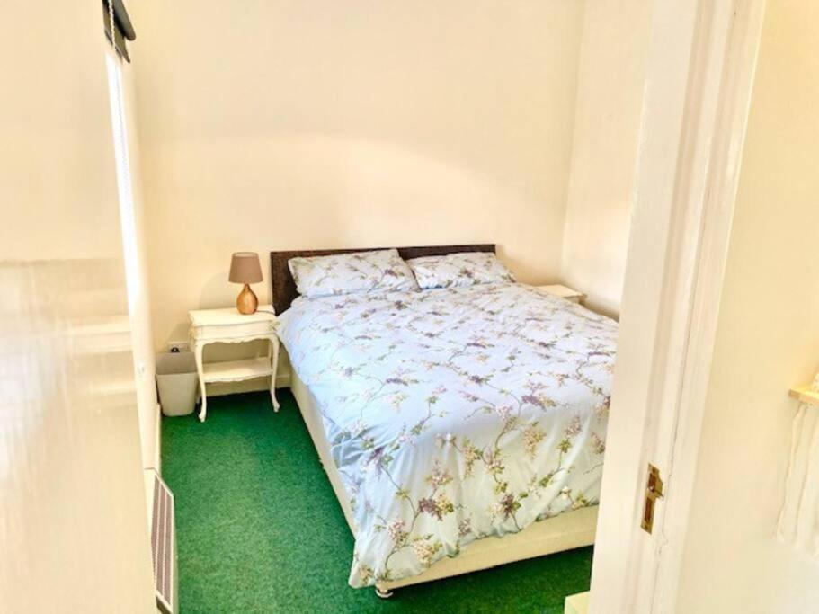 Cosy 2 Bed Cottage Next To Fota Wildlife Park コーク エクステリア 写真